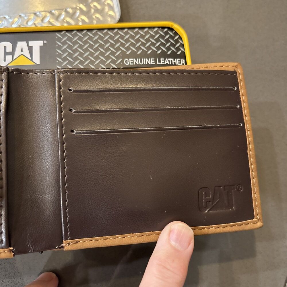 CAT Caterpillar Single BiFold Leather RFID Wallet  Embossed Logo Tan W/ Gift Tin - Picture 4 of 11